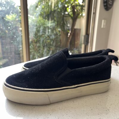 Refinery Black Shoe (3)